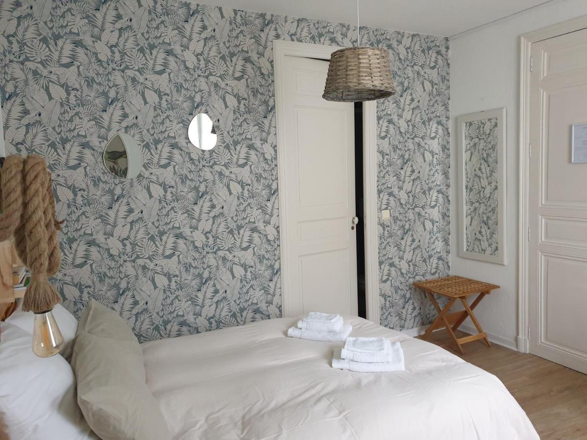 Chambres D'Hotes Et Gites- L'Abri Sous Roche トータヴェル エクステリア 写真