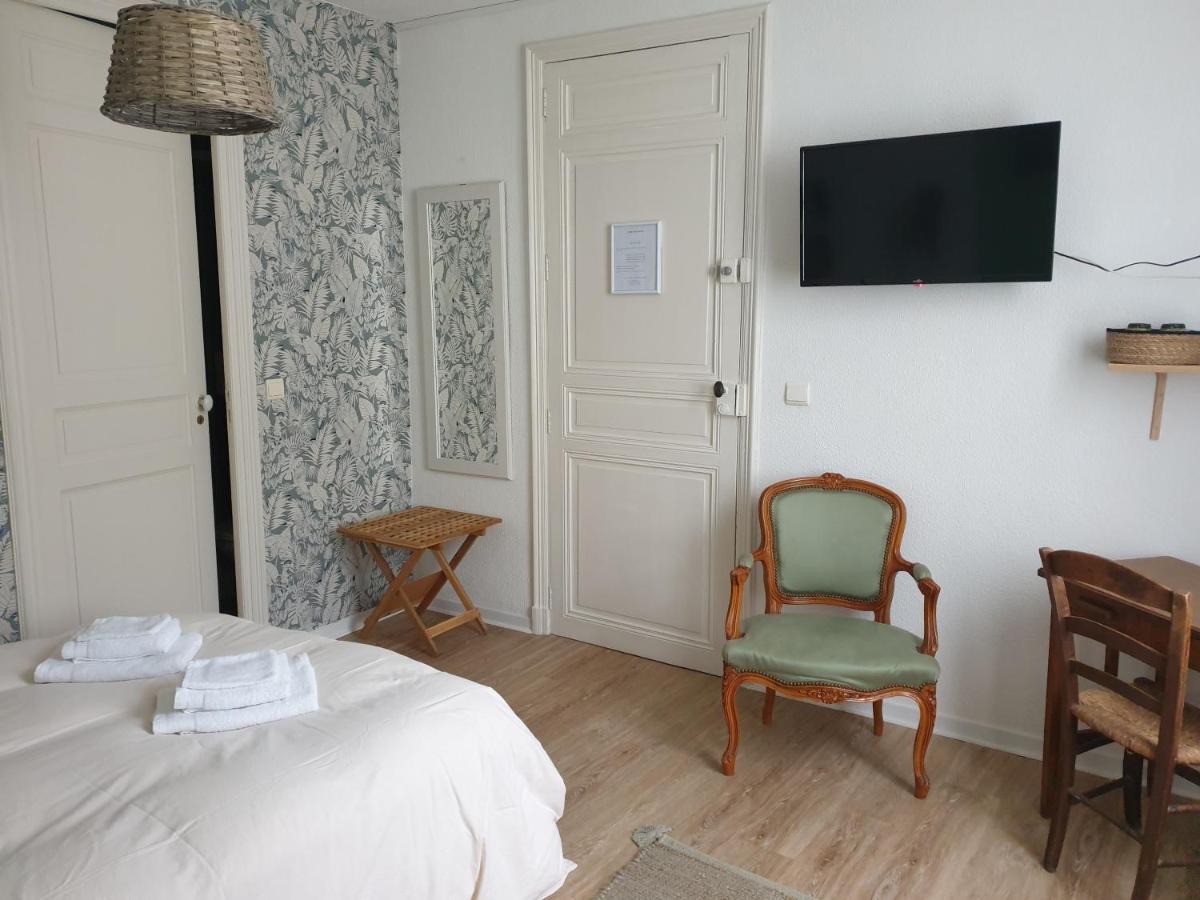 Chambres D'Hotes Et Gites- L'Abri Sous Roche トータヴェル エクステリア 写真