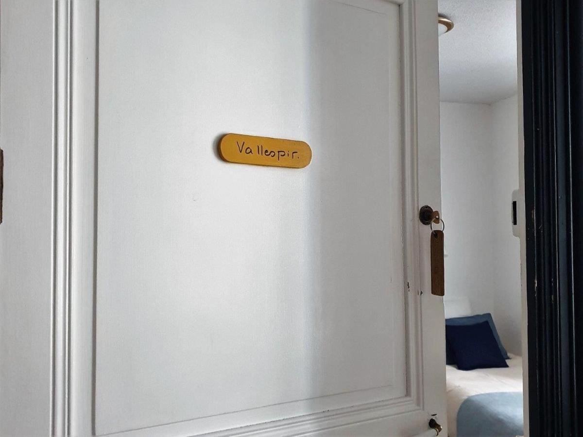 Chambres D'Hotes Et Gites- L'Abri Sous Roche トータヴェル エクステリア 写真