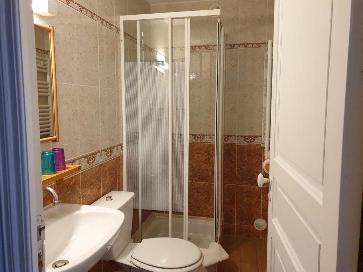 Chambres D'Hotes Et Gites- L'Abri Sous Roche トータヴェル エクステリア 写真