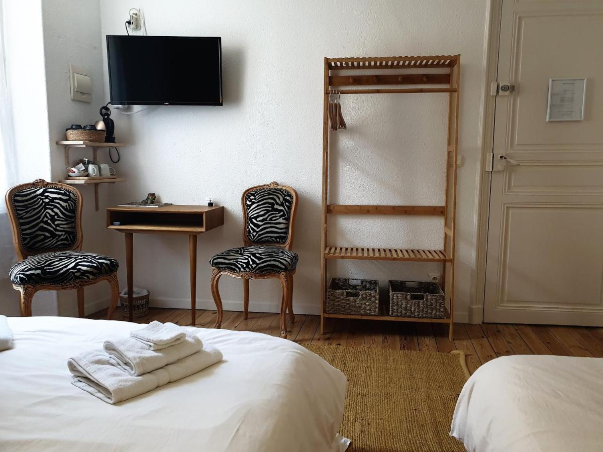 Chambres D'Hotes Et Gites- L'Abri Sous Roche トータヴェル エクステリア 写真
