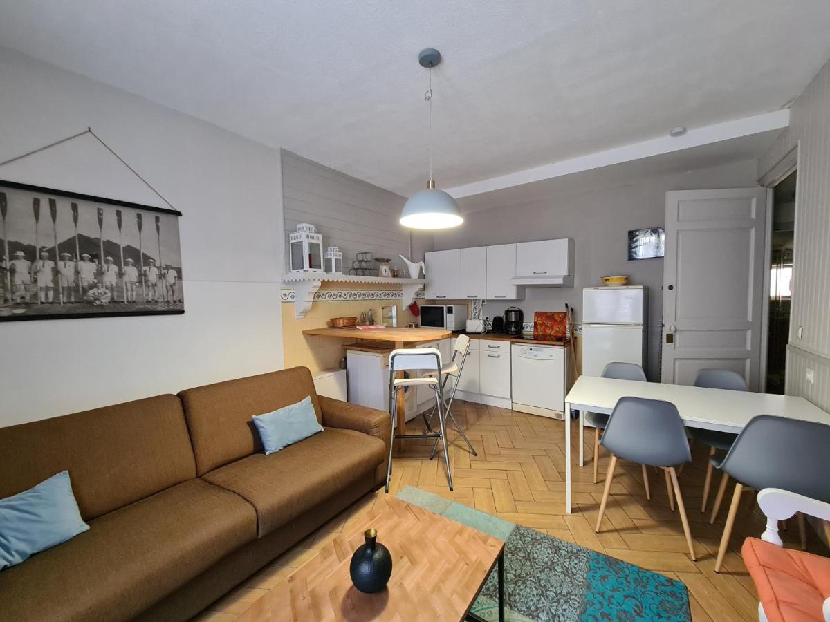 Chambres D'Hotes Et Gites- L'Abri Sous Roche トータヴェル エクステリア 写真