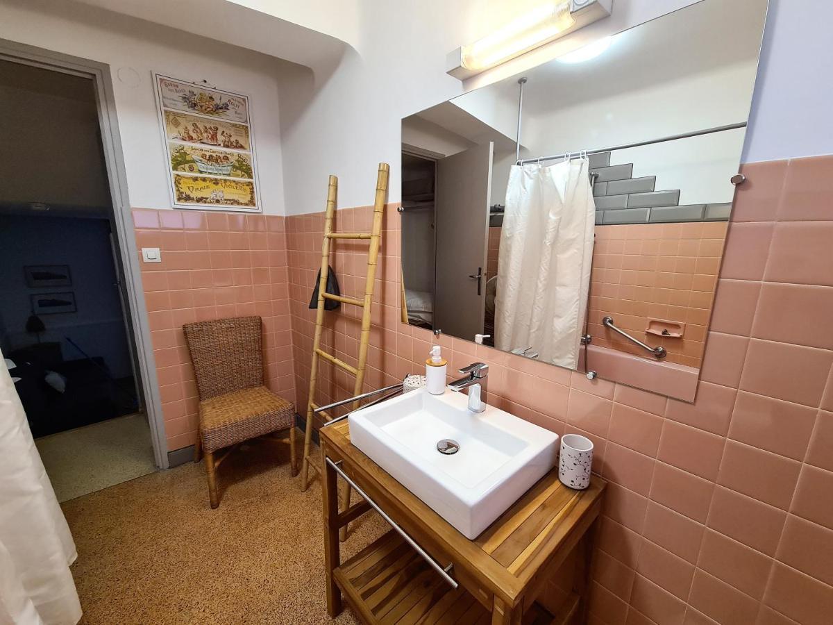 Chambres D'Hotes Et Gites- L'Abri Sous Roche トータヴェル エクステリア 写真